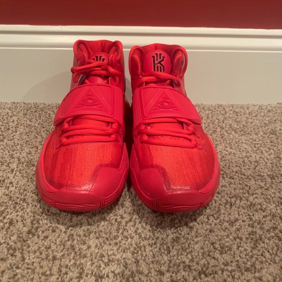 Red Kyrie 6 - sz 6.5Y - Picture 2 of 6